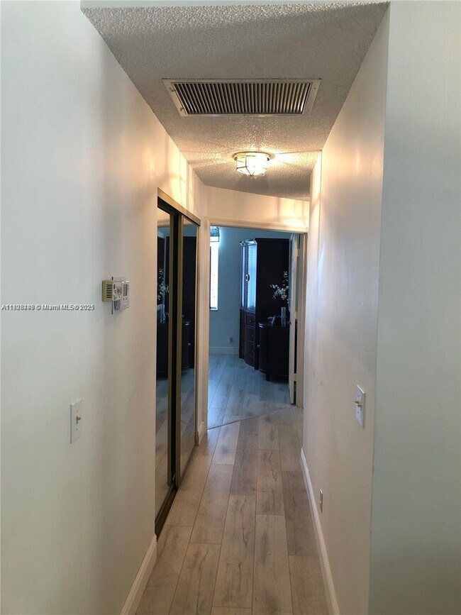 Building Photo - 5800 Coach House Cir