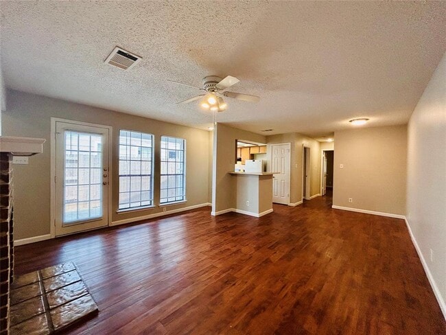 Building Photo - 9221 Kempler Dr