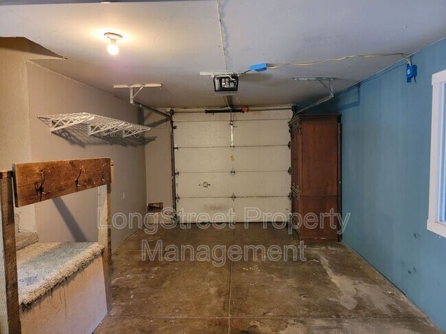 Building Photo - 780 SE Marion Ave