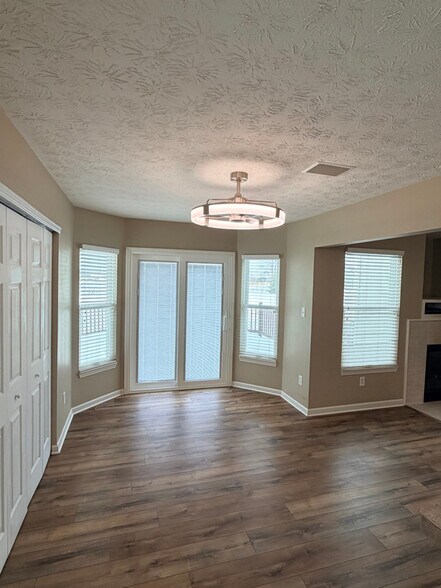 Building Photo - 14058 Southwood Cir