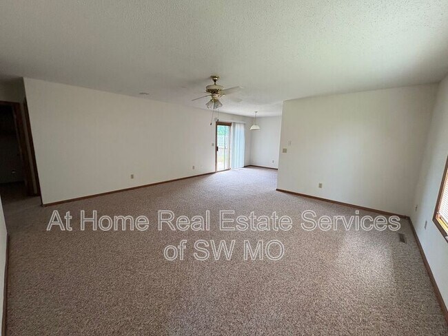 Primary Photo - 4134 S Weller Ave