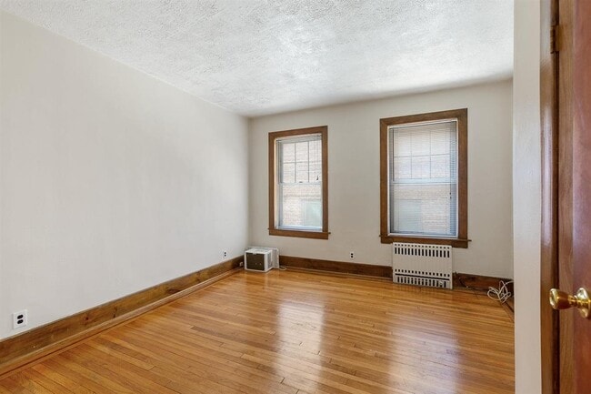 Building Photo - 1000 Hudson St