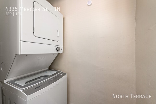 Building Photo - 4335 Mercier St