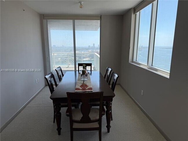 Building Photo - 253 NE 2nd St