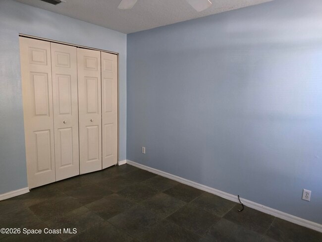 Building Photo - 481 10th Pl