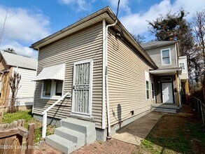 Building Photo - 2631 W Madison St