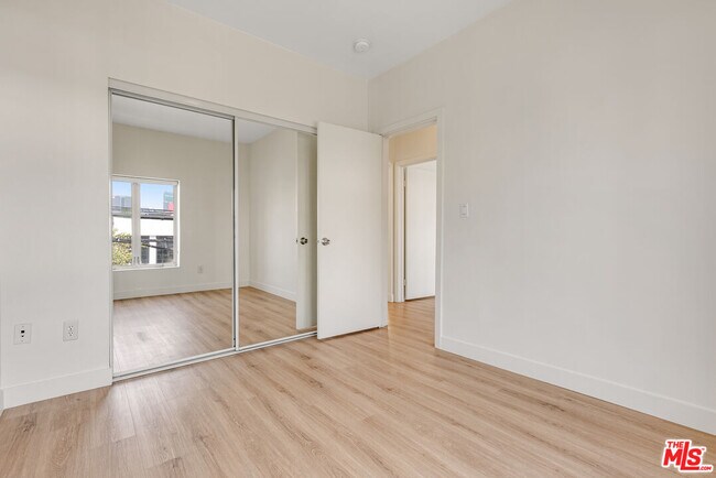 Building Photo - 6212 Santa Monica Blvd