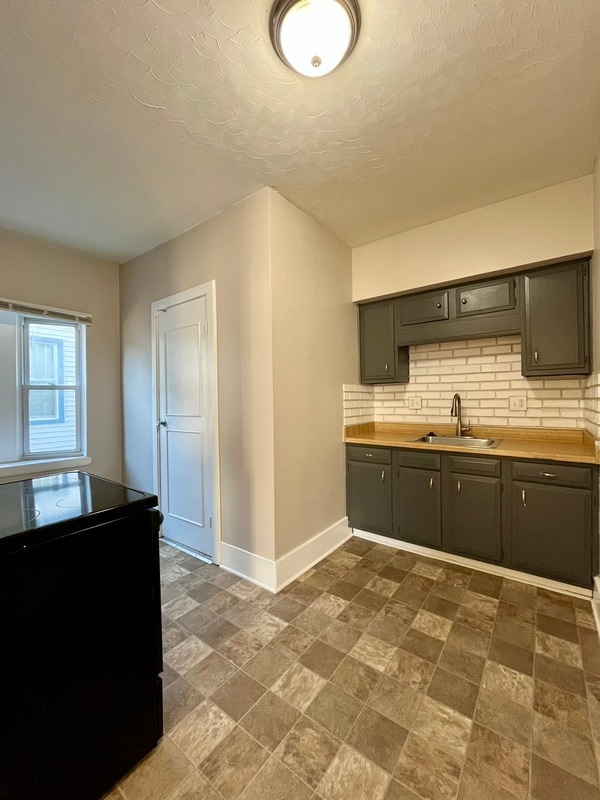 Building Photo - 216 Poplar St