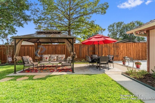 Building Photo - 2108 Winona Dr