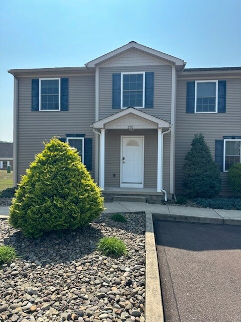 Primary Photo - 170 Cortland Dr