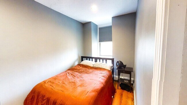 Building Photo - 76 E Brookline St