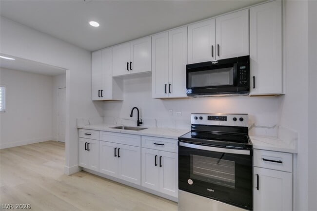 Building Photo - 254 W Basic Rd