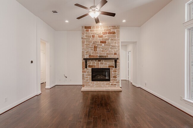 Building Photo - 112 Sundown Ridge Pl