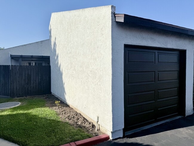 Building Photo - 29272 Murrieta Rd