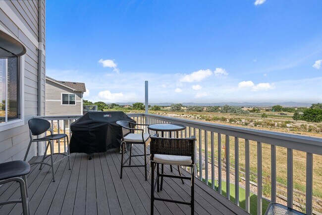 Building Photo - 15411 Village Cir E