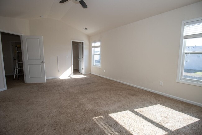 Building Photo - 141 Hay Meadow Ln