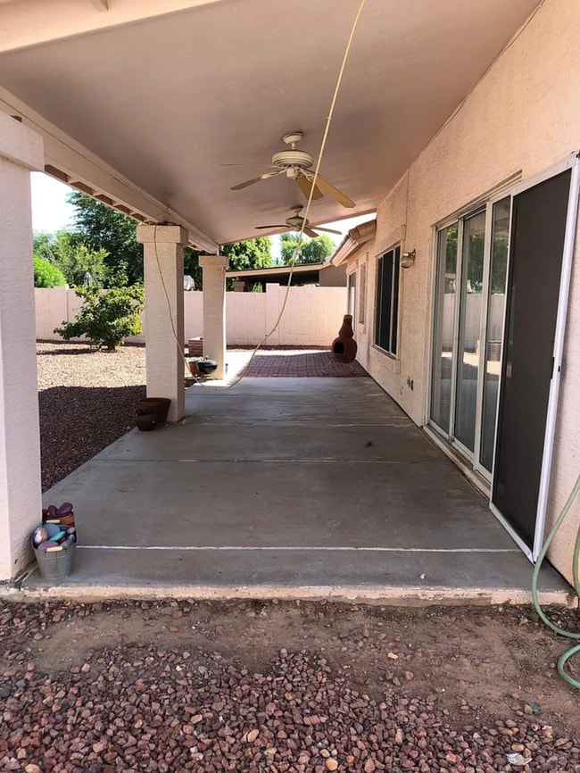 Building Photo - COMING SOON! 3 Bed/ 2 Bath Home in Arrowhead Lakes