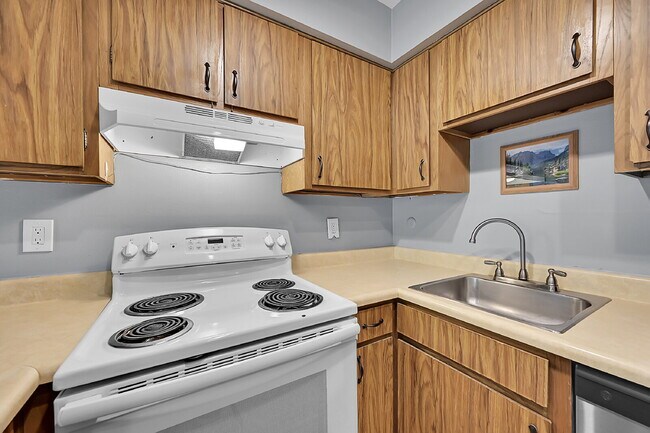 Building Photo - $1,295.00, One Bedroom, one bath, located ...