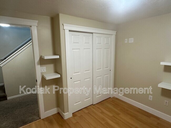 Building Photo - 1127 N 1285 W