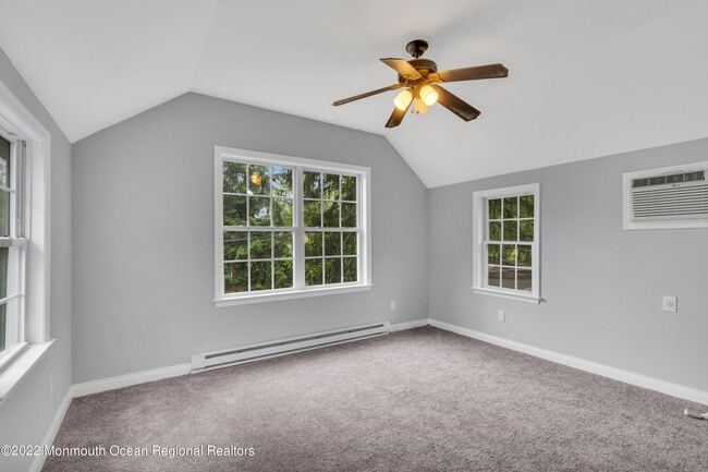 Building Photo - 5 Dugans Ln