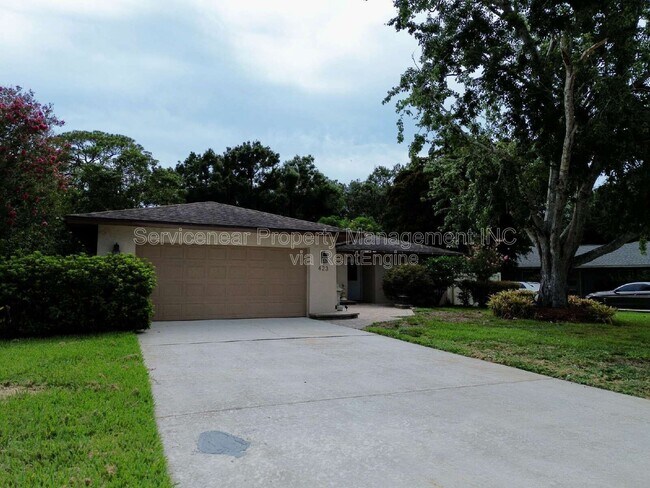 Building Photo - 423 Whispering Oaks Ct