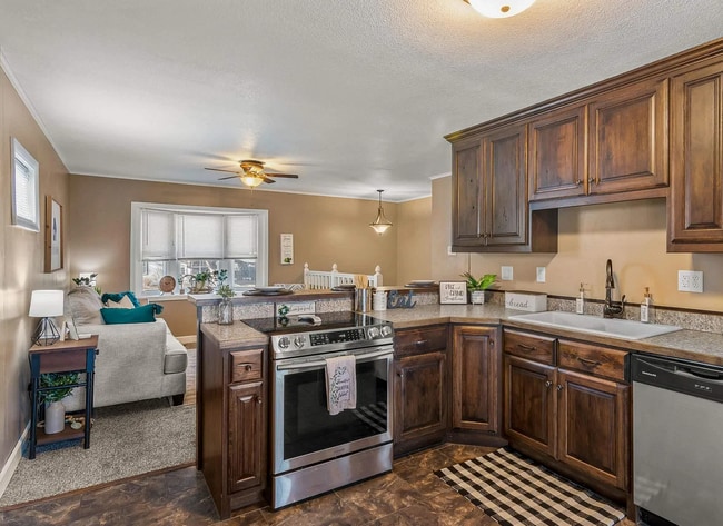 Building Photo - LOOK AT THIS GEM!  Schedule A Tour Today!!
