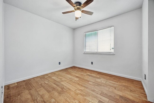 Building Photo - 12429 Drummond Dr