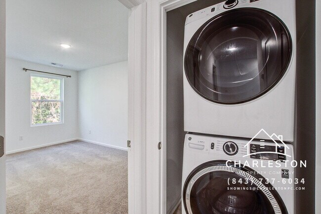 Building Photo - 200 Woodward Rd