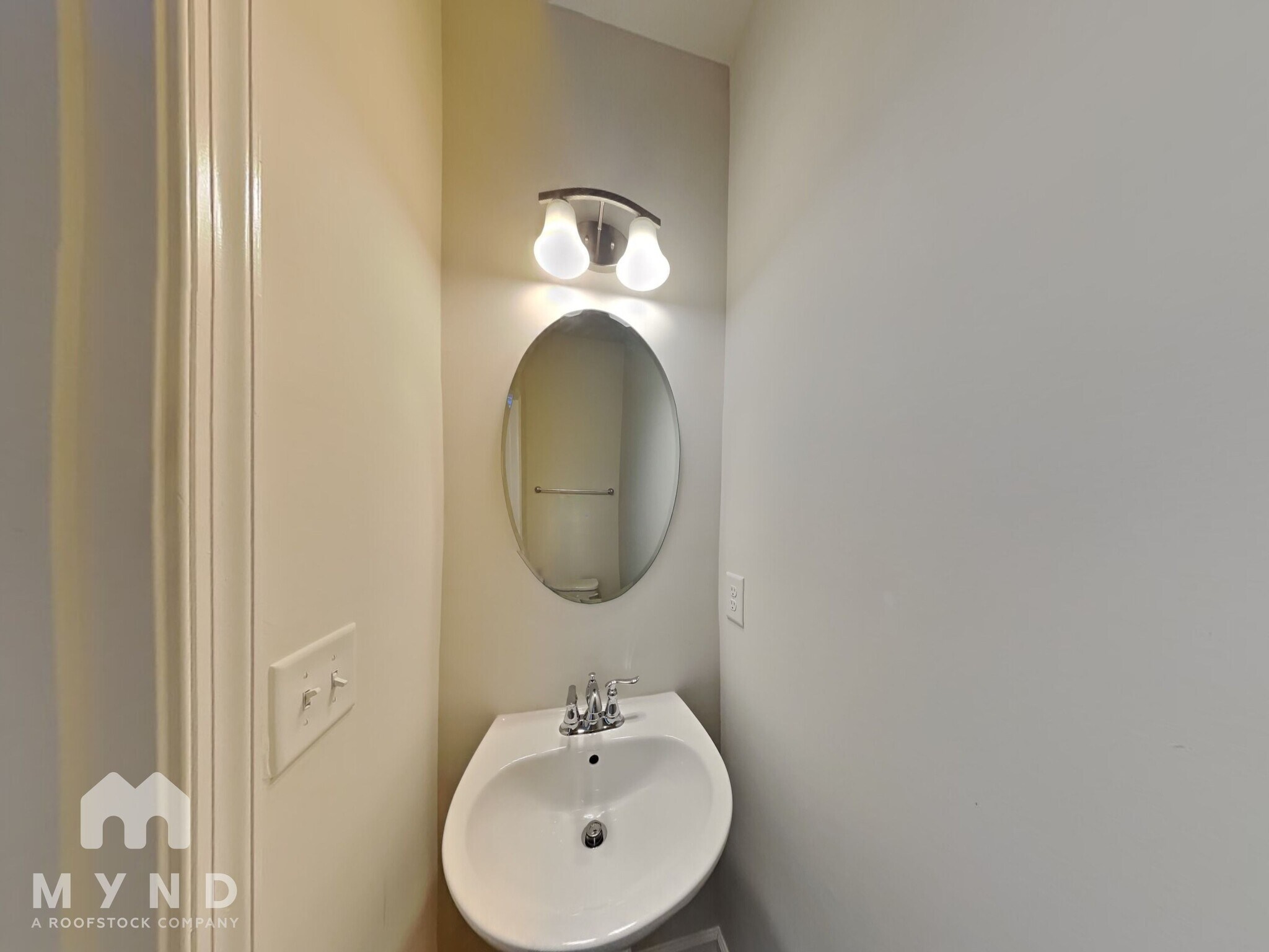 Building Photo - 308 Poplar Leaf Way