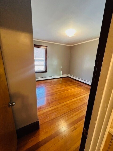 Building Photo - 316 Sutton St