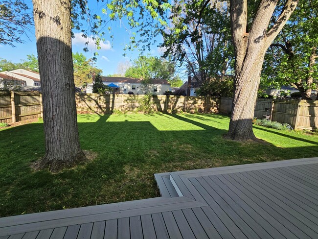 Building Photo - 6413 Deer Ridge Ln