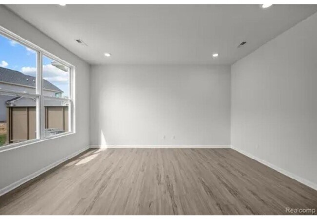 Building Photo - 1802 Salt Springs Dr