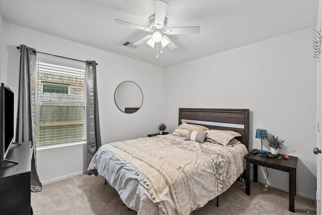 Building Photo - 9043 Estes Lks Dr