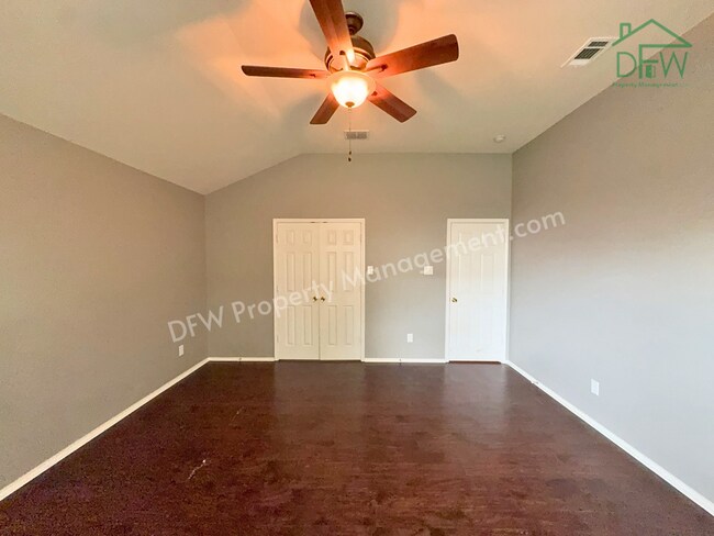 Building Photo - Charming 3 Bed / 2 Bath Home for Lease in Heritage Glen — Fort Worth