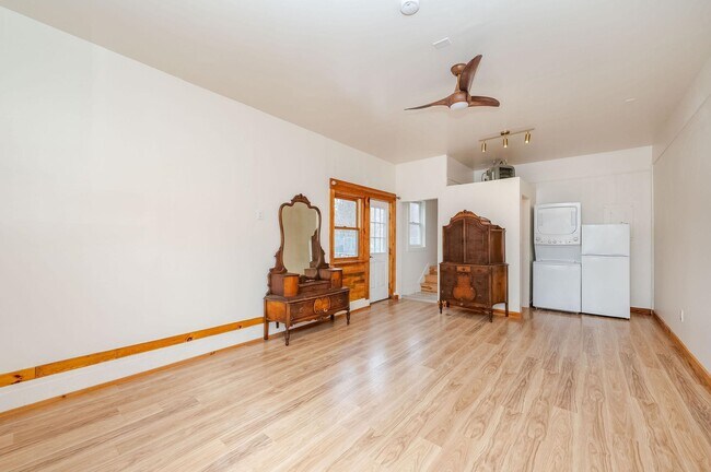 Building Photo - 345 Dry Hill Rd