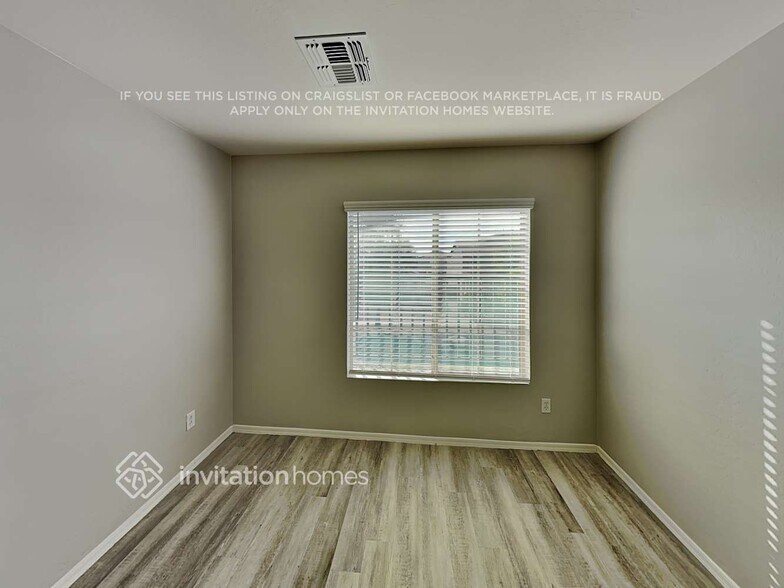 Building Photo - 14226 W Hearn Rd