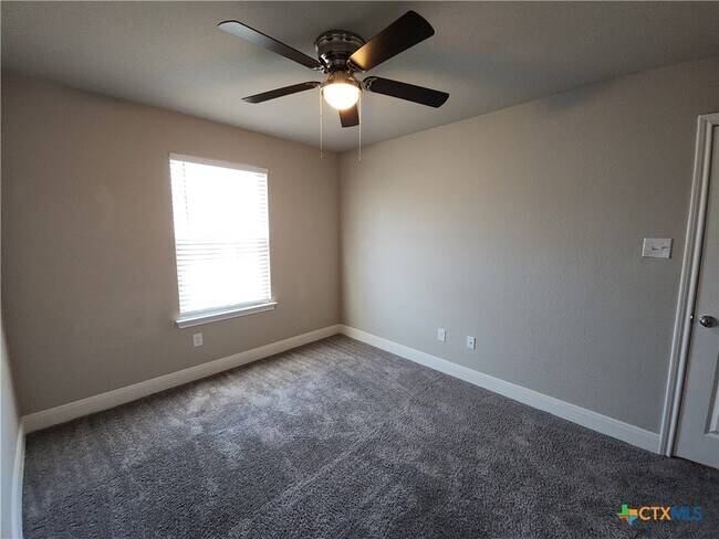 Building Photo - 2021 Rueben Rd