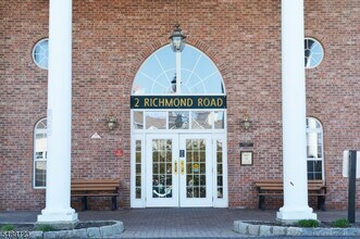 Building Photo - 2 Richmond Rd