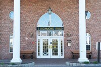 Building Photo - 2 Richmond Rd