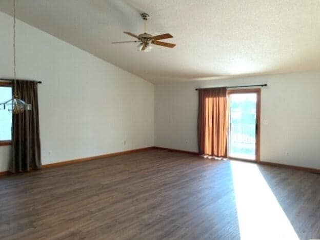 Building Photo - 364 Cottonwood Ln