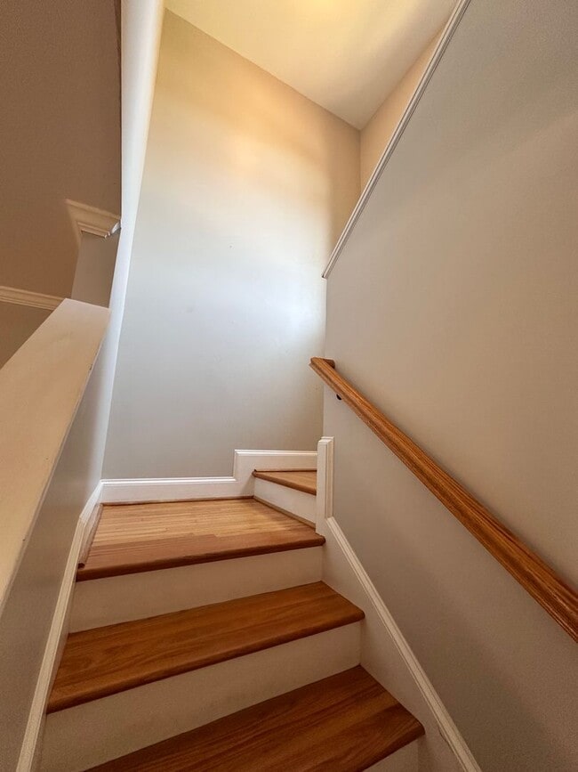 Building Photo - Exclusively Offered By Muse Realty Rentals...