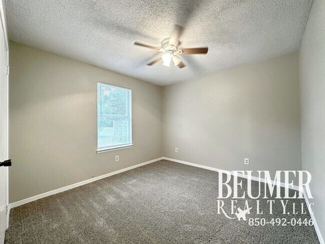 Building Photo - 2292 Sparrow Ln