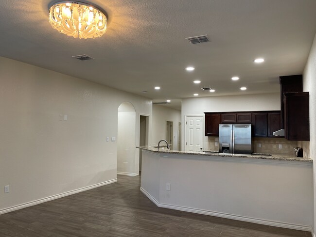 Building Photo - 7015 Hallie Ridge