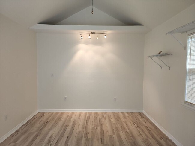 Building Photo - 3 Bedroom 1 Bath Home in Central Gulfport