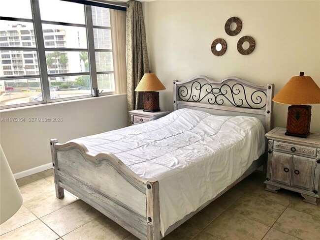 Building Photo - 1408 Brickell Bay Dr