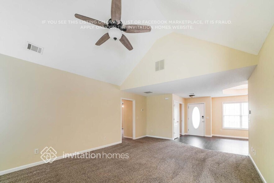 Building Photo - 3061 Ridgeview Dr