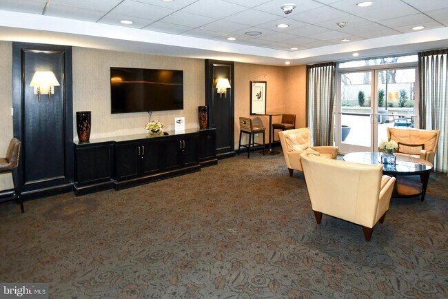 Building Photo - 4601 N Park Ave