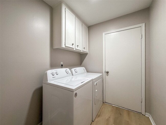 Building Photo - 22822 Canyon Lake Dr