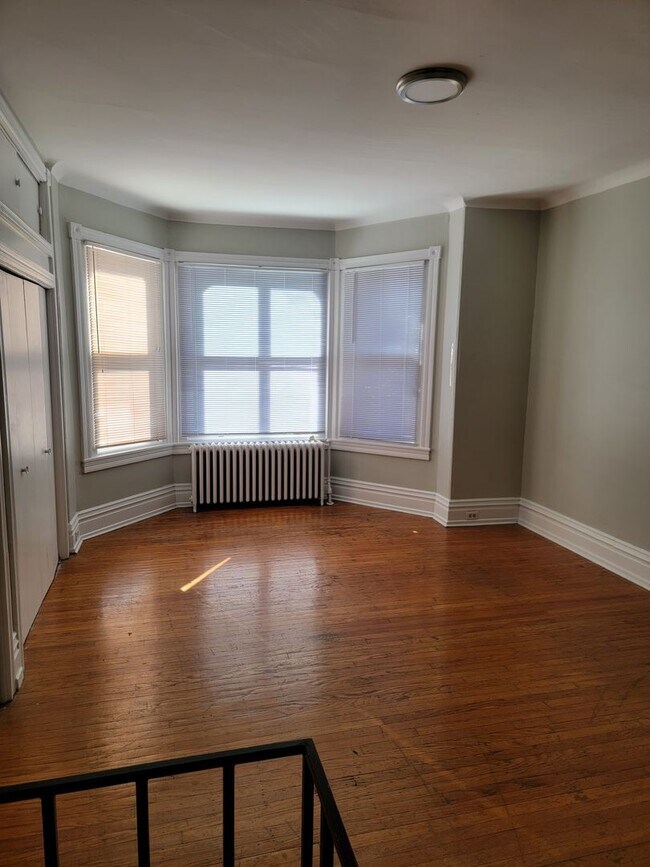 Building Photo - 4619 Cedar Ave