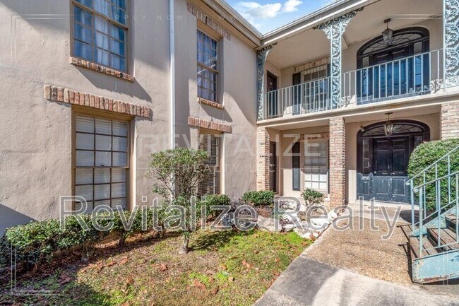 Building Photo - 1504 Dauphin St